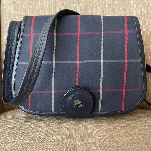 Authentic Burberrys vintage nova check blue crossbody bag (A2003)